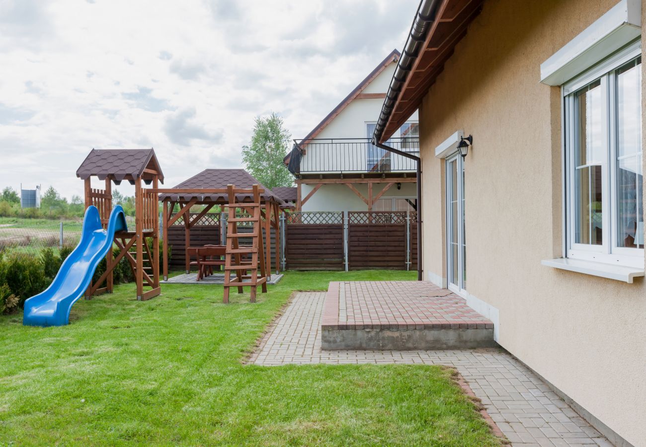 Ferienhaus, Mewa, Gebäude, Garten, draussen, Grill, Spielplatz, Insel Wolin, Zastań, Miete