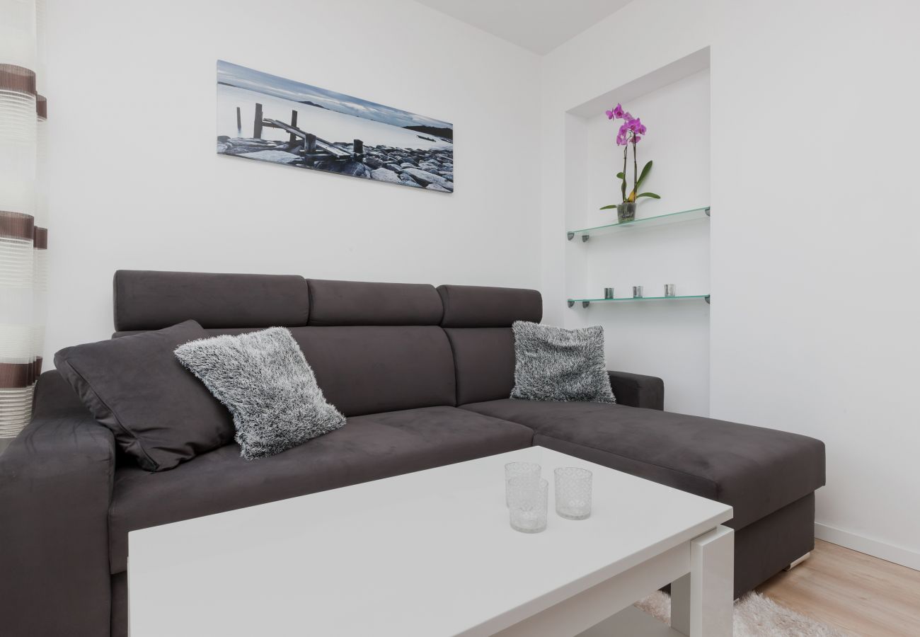 Wohnzimmer, Sofa, Couchtisch, Fernseher, Miete