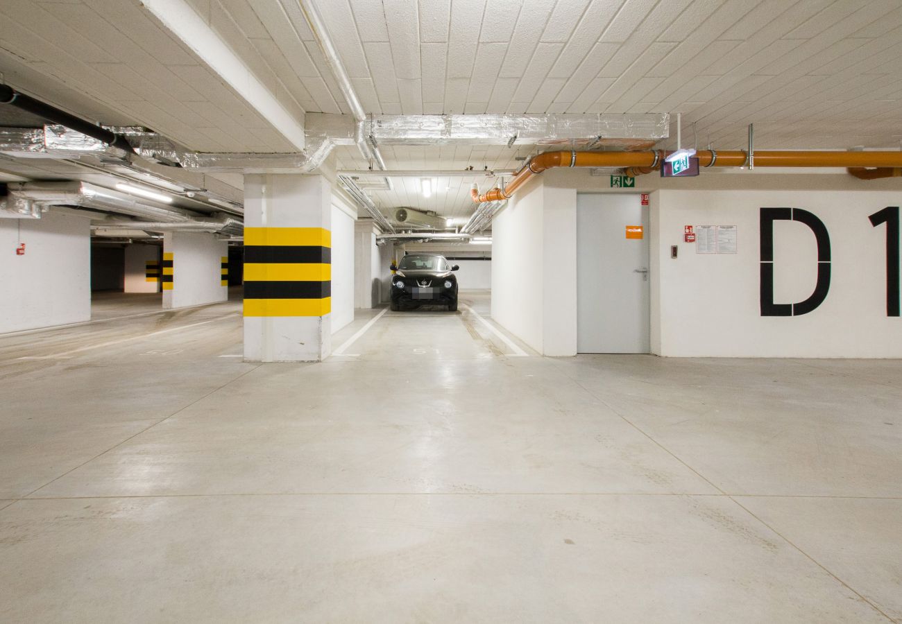 Garage, Parkplatz, Parkplatz, Wohnung, Mehrfamilienhaus, Mehrfamilienhaus Interieur, Interieur, Miete