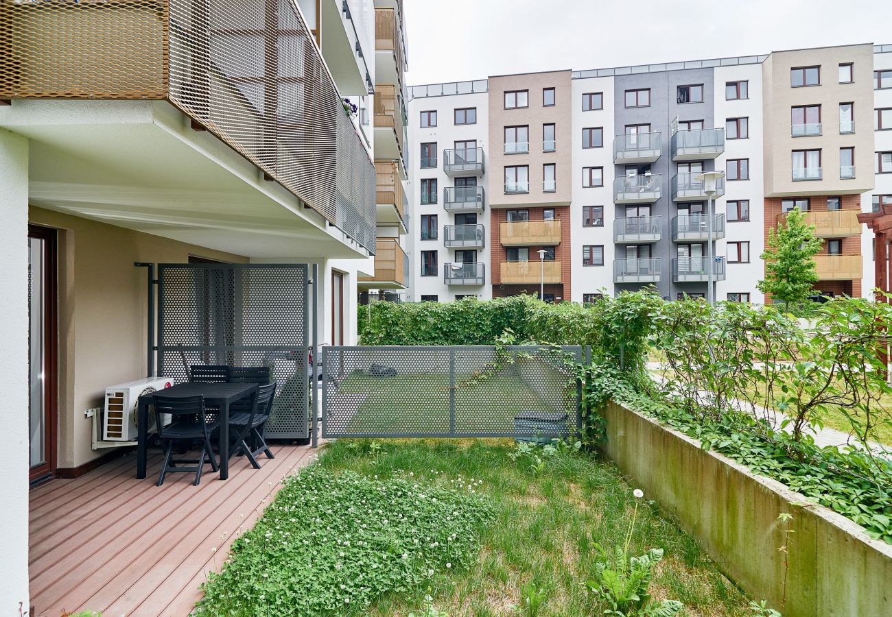 terrasse, stühle, tisch, garten, aussenansicht, wohnung aussenansicht, wohnung, miete