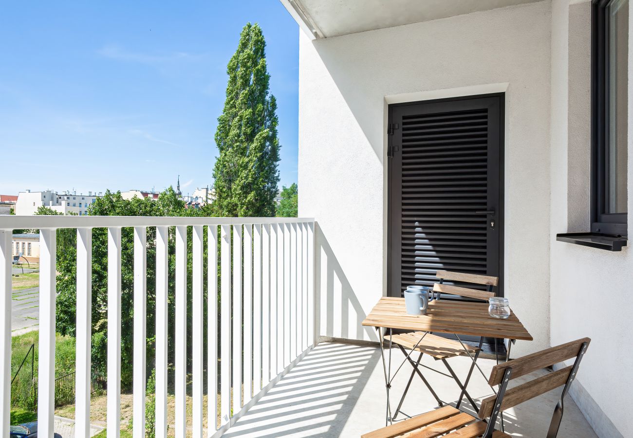 balkon, stühle, tisch, blick, blick vom balkon, blick von der wohnung, wohnung, außen, miete