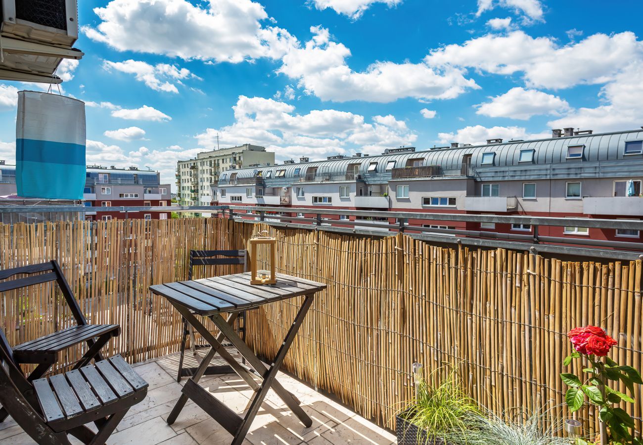 balkon, stühle, tisch, blick, blick vom balkon, blick von der wohnung, außen, wohnung, miete