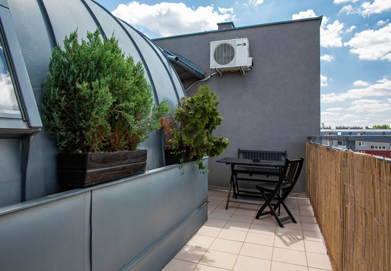 terrasse, stühle, tisch, blick, blick von der terrasse, blick von der wohnung, wohnung, außen, miete