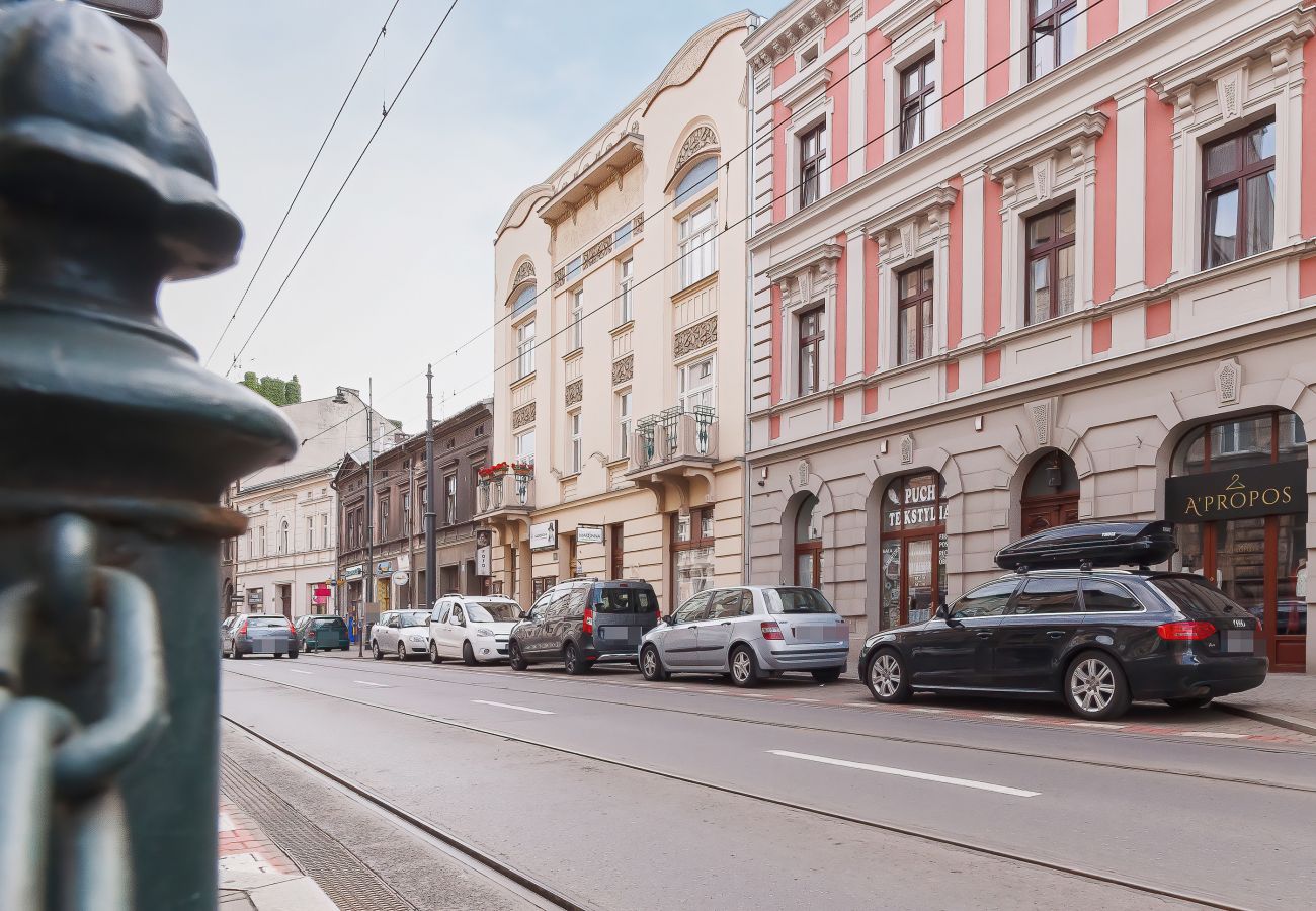 aussenansicht, wohnung, wohnung aussenansicht, wohnhaus, wohnhaus aussenansicht, straße, miete