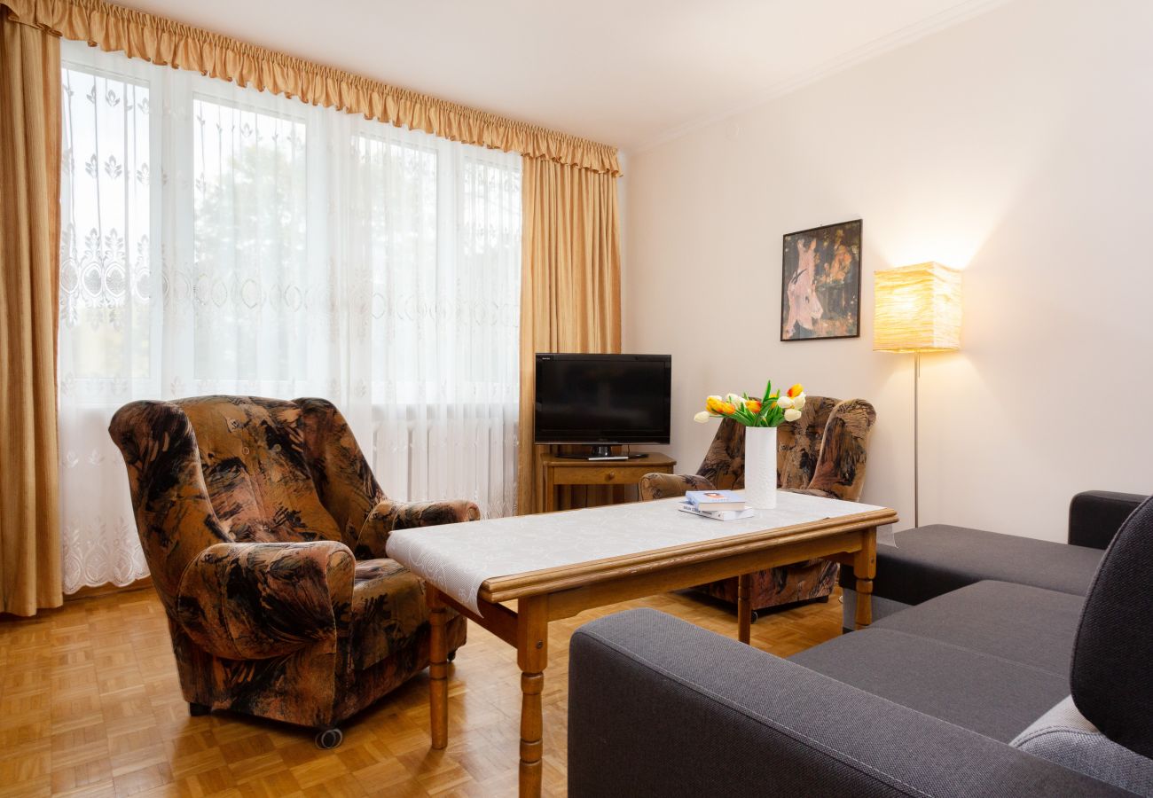 Ferienwohnung in Warszawa - Wohnung in Arabska 10 | 2 Schlafzimmer, Balkon