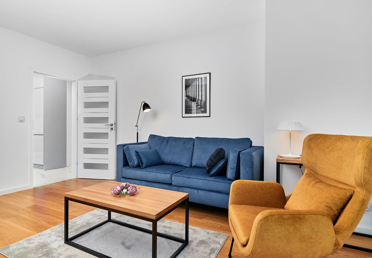 Wohnzimmer, Sofa, Couchtisch, Fernseher, Wohnung, Interieur, Miete, Sessel