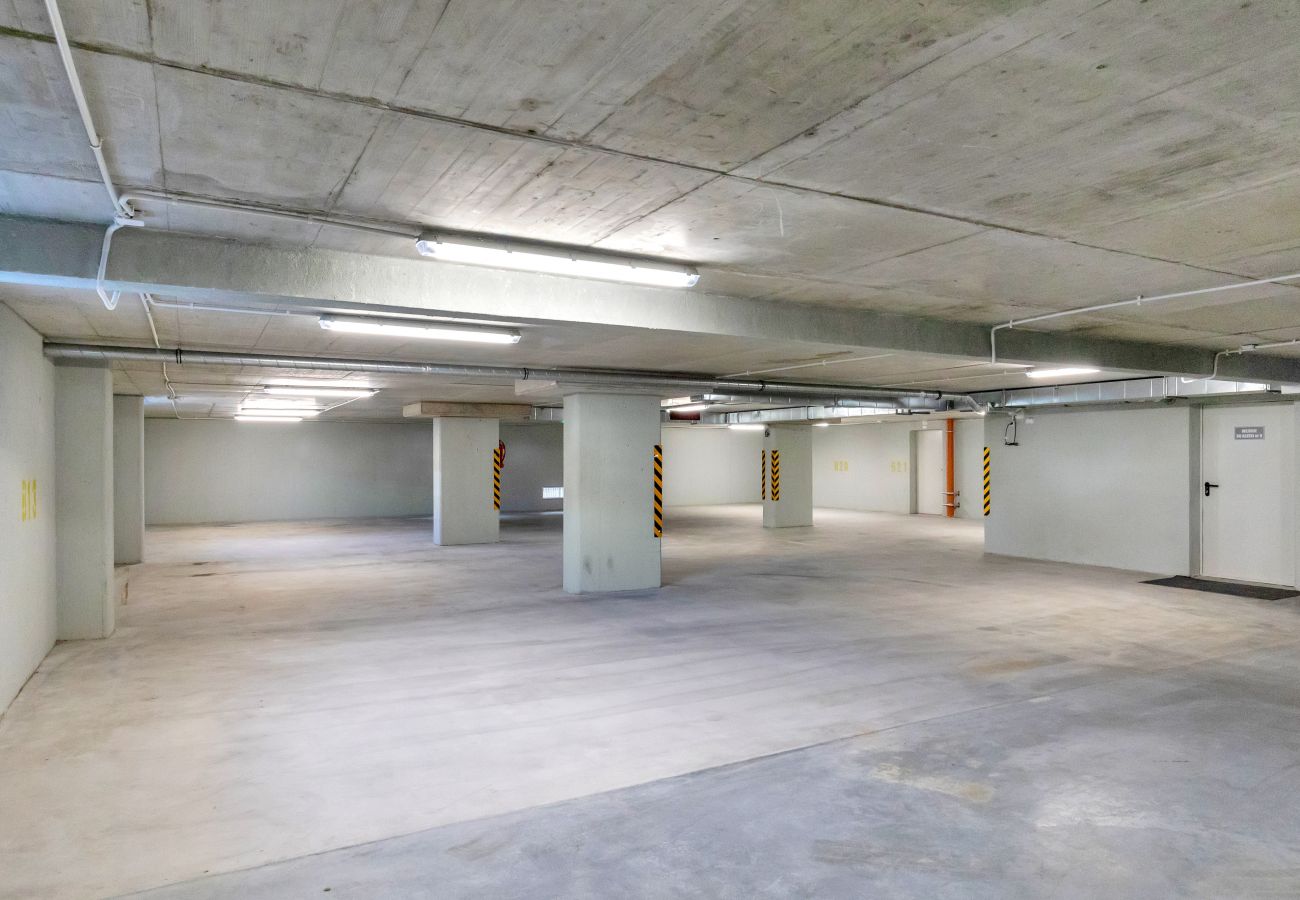 Garage, Parkplatz, Parkplatz, Tiefgarage, Wohnhaus, Apartmenthaus Interieur, Miete