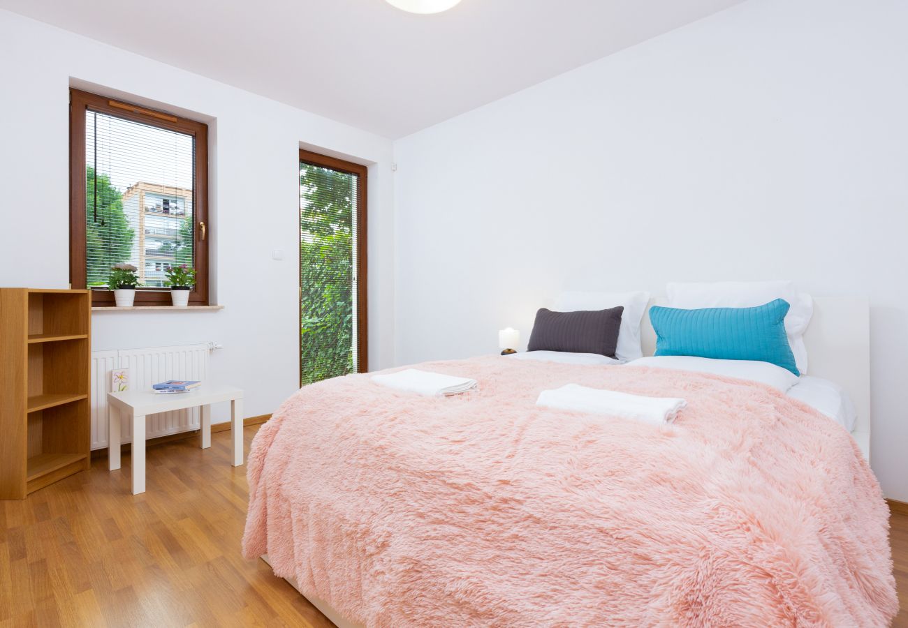 Ferienwohnung in Gdańsk - Platynowa, Gdańsk, 1bedroom, Garden, Smart TV