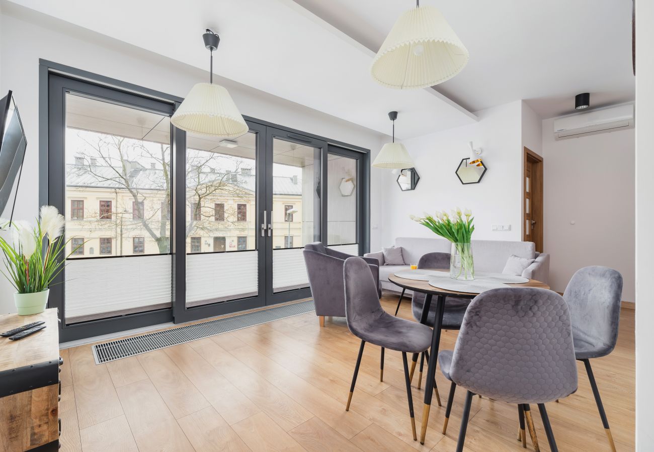 Ferienwohnung in Kraków - Nadwiślańska 5/9, 1 Schlafzimmer Apartment mit Balkon, Krakau