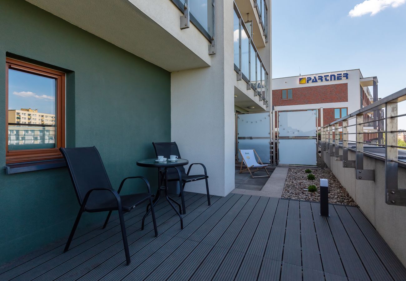 Ferienwohnung in Warszawa - Wohnung Kijowska 7/27 mit einer Terrasse & Parkplatz | Warschau Praga Północ