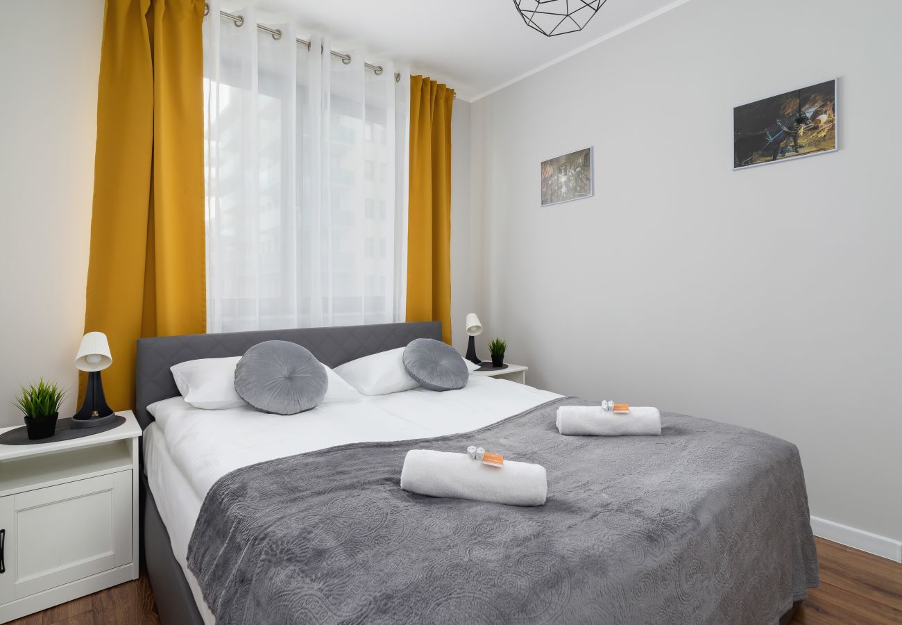 Ferienwohnung in Kraków -  Cystersów 20C / 29, Apartment mit 2 Schlafzimmern, Parkplatz und Balkon, Krakau