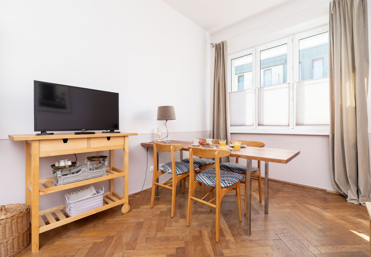 Ferienwohnung in Kraków -  Skawińska 25/13, Retro-Wohnung mit 2 Schlafzimmern, Krakau Kazimierz