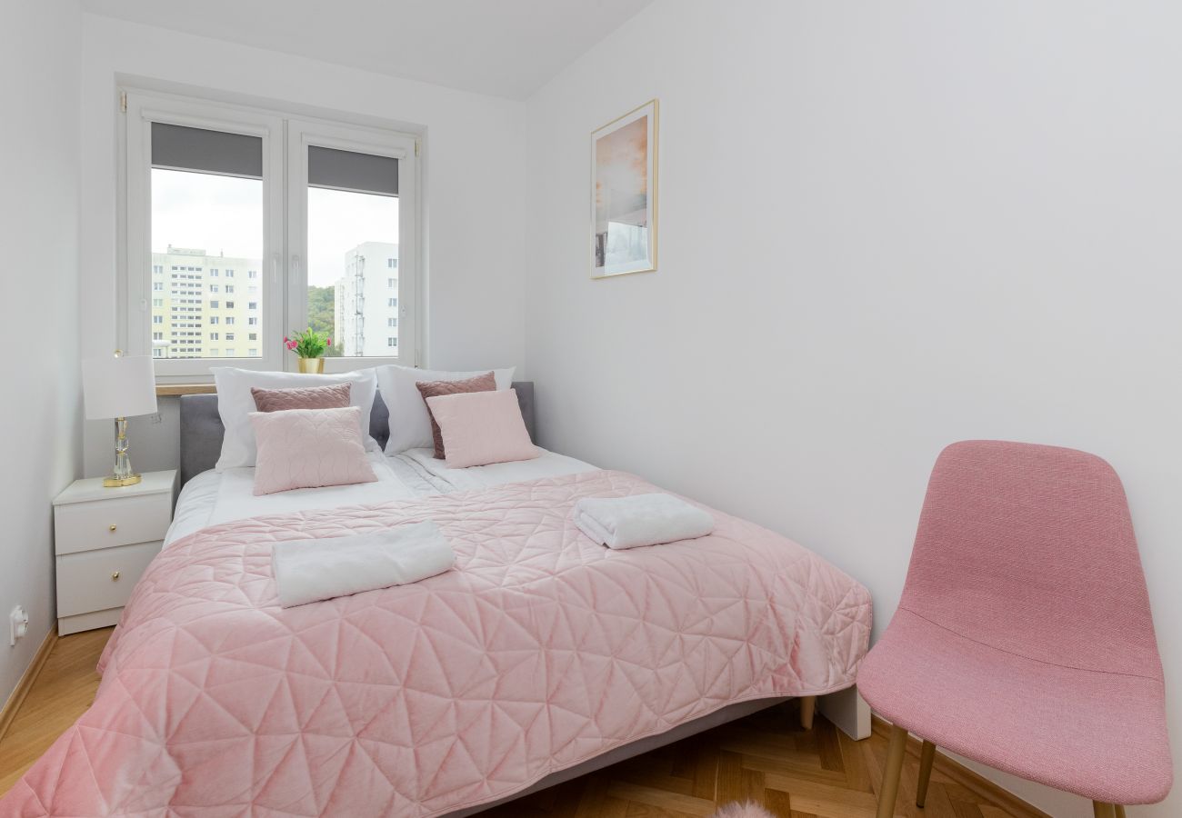 Ferienwohnung in Gdynia - Wyspiańskiego 10/58 Gdynia | 2 Schlafzimmer & Balkon