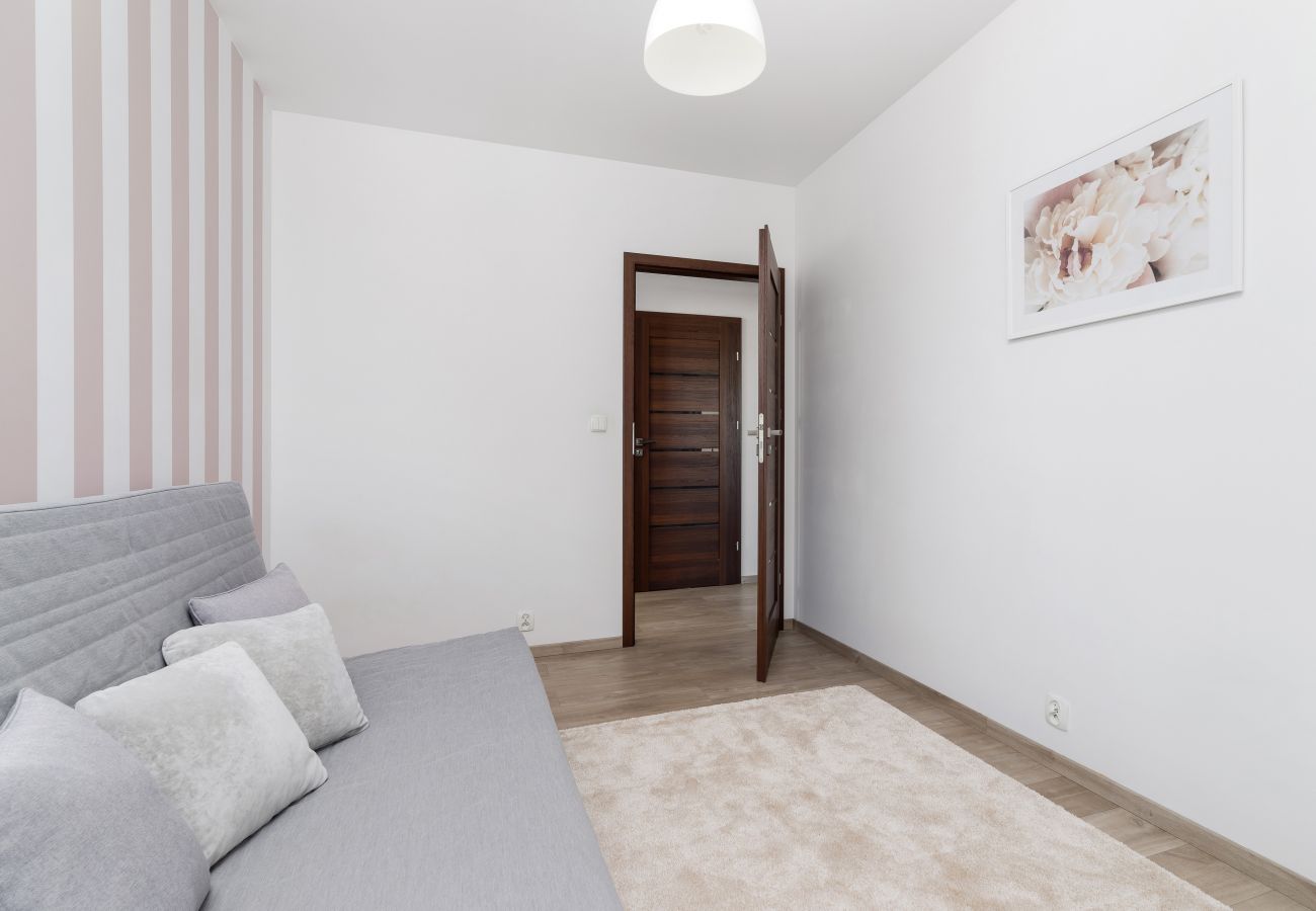 Ferienwohnung in Kraków - Osiedle Avia 6/155, 3 Schlafzimmer, 2 Balkone