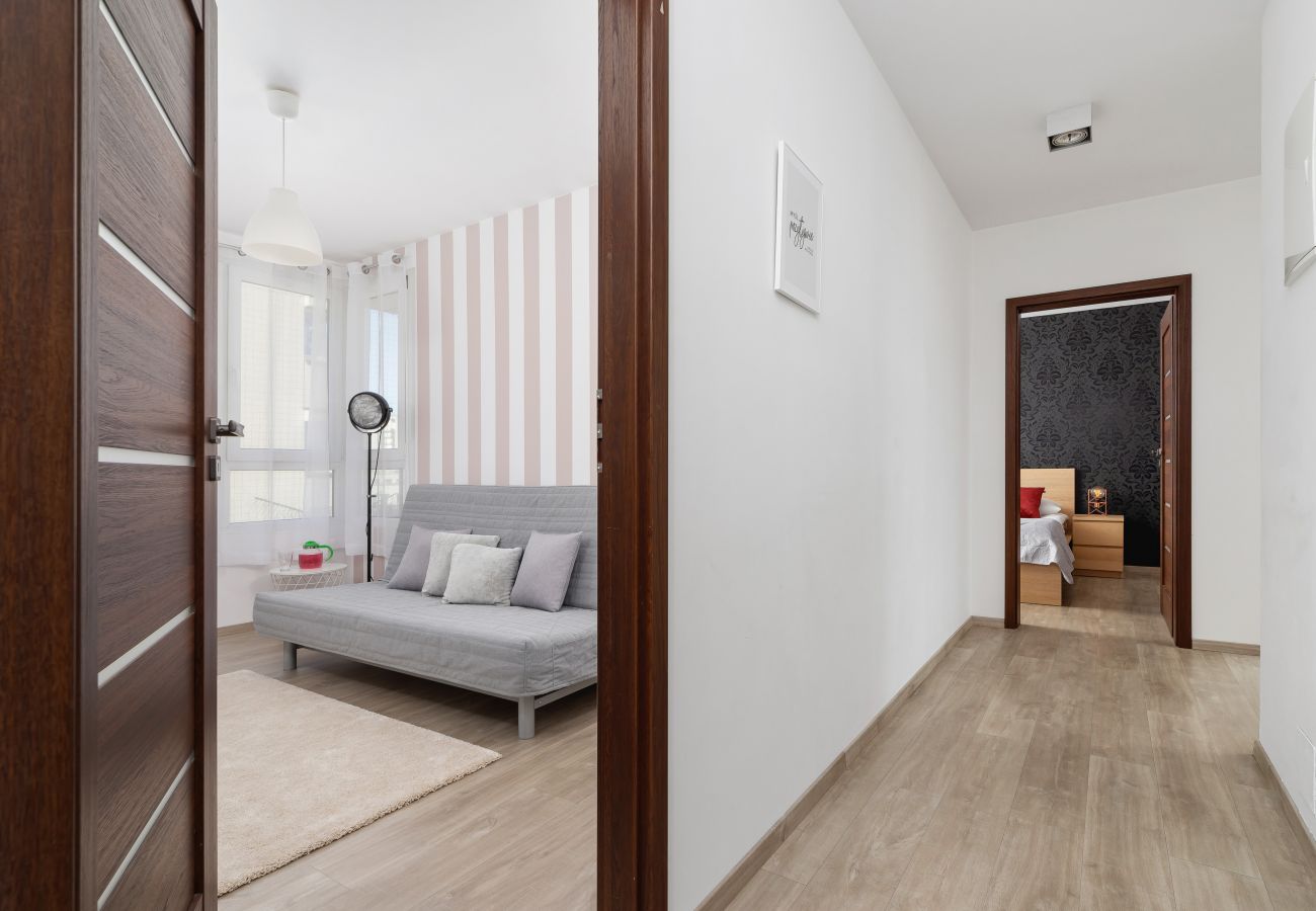 Ferienwohnung in Kraków - Osiedle Avia 6/155, 3 Schlafzimmer, 2 Balkone