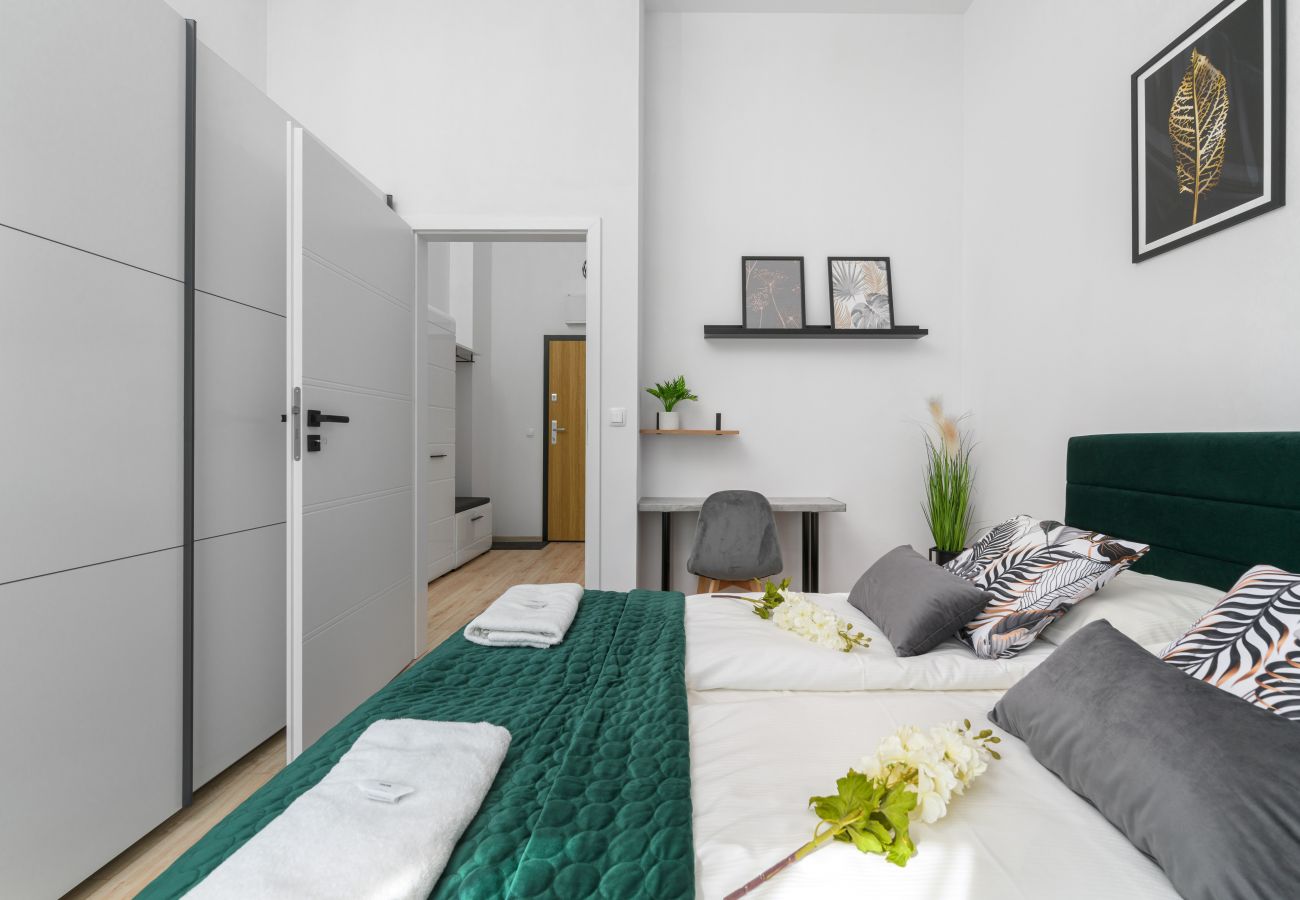 Ferienwohnung in Wrocław - Kajdasza 32 | Moderne Ein-Zimmer-Wohnung mit Terrasse und Parkplatz