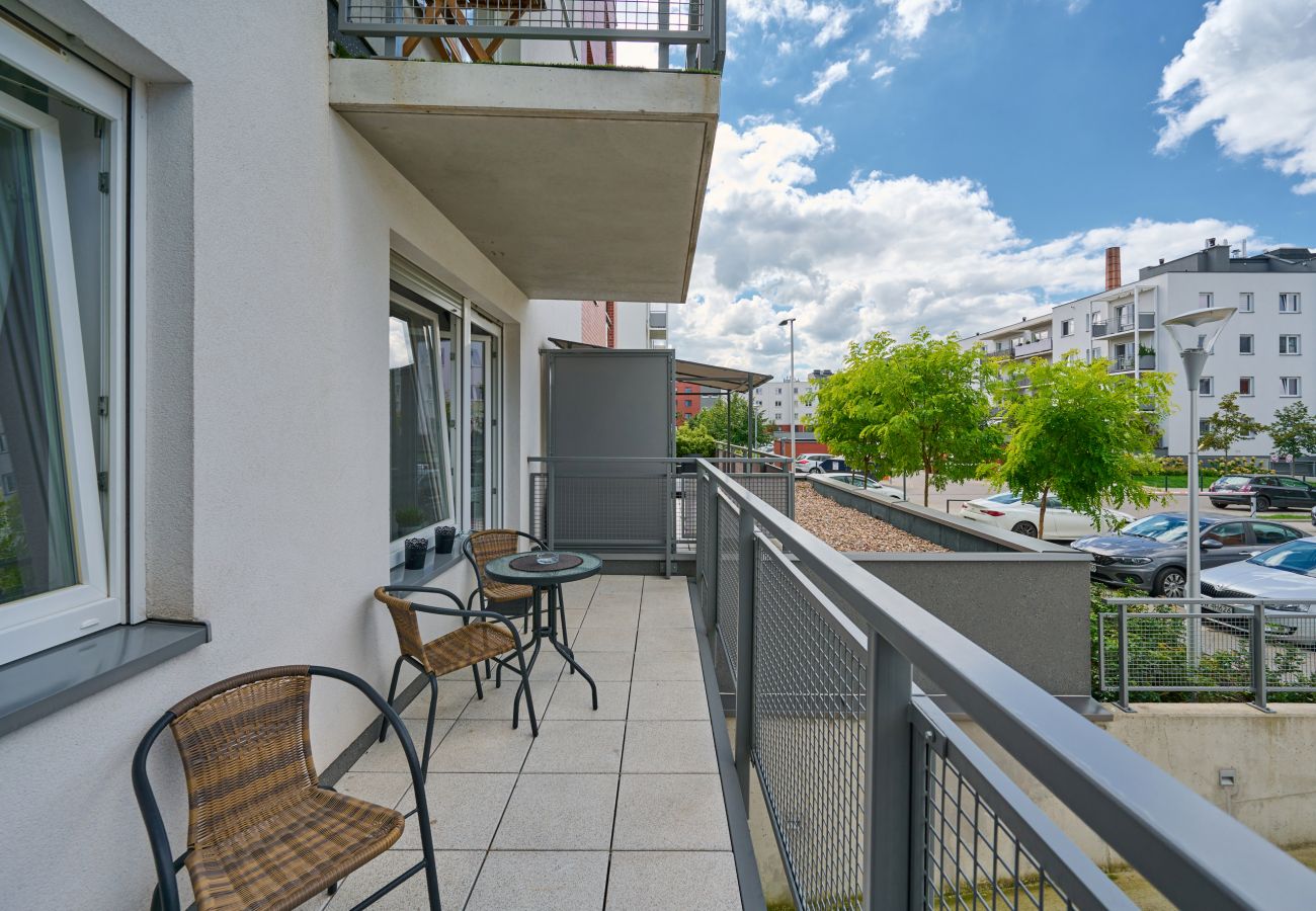 Ferienwohnung in Wrocław - Jamesa Cooka 3/10, 1 Schlafzimmer, Balkon