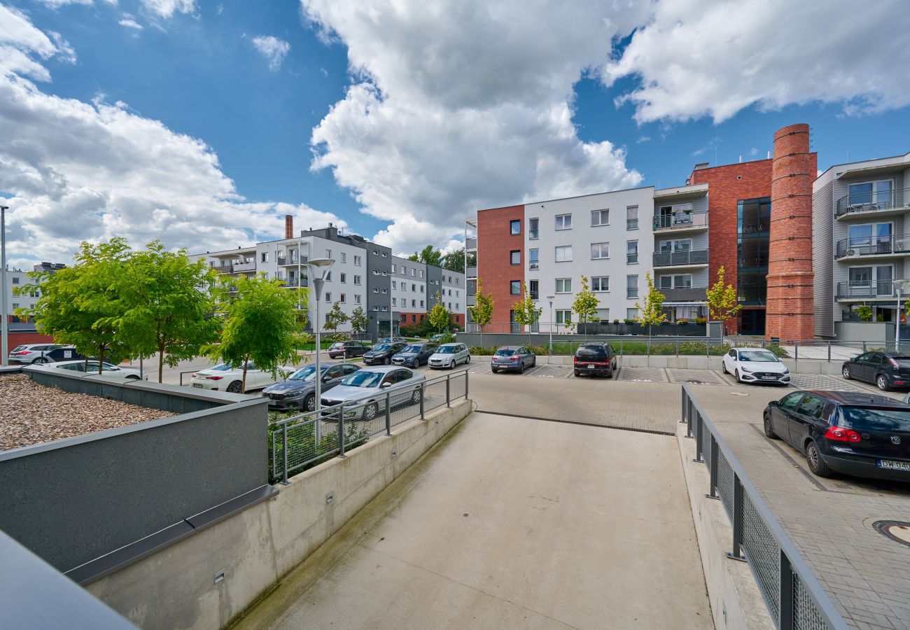 Ferienwohnung in Wrocław - Jamesa Cooka 3/10, 1 Schlafzimmer, Balkon