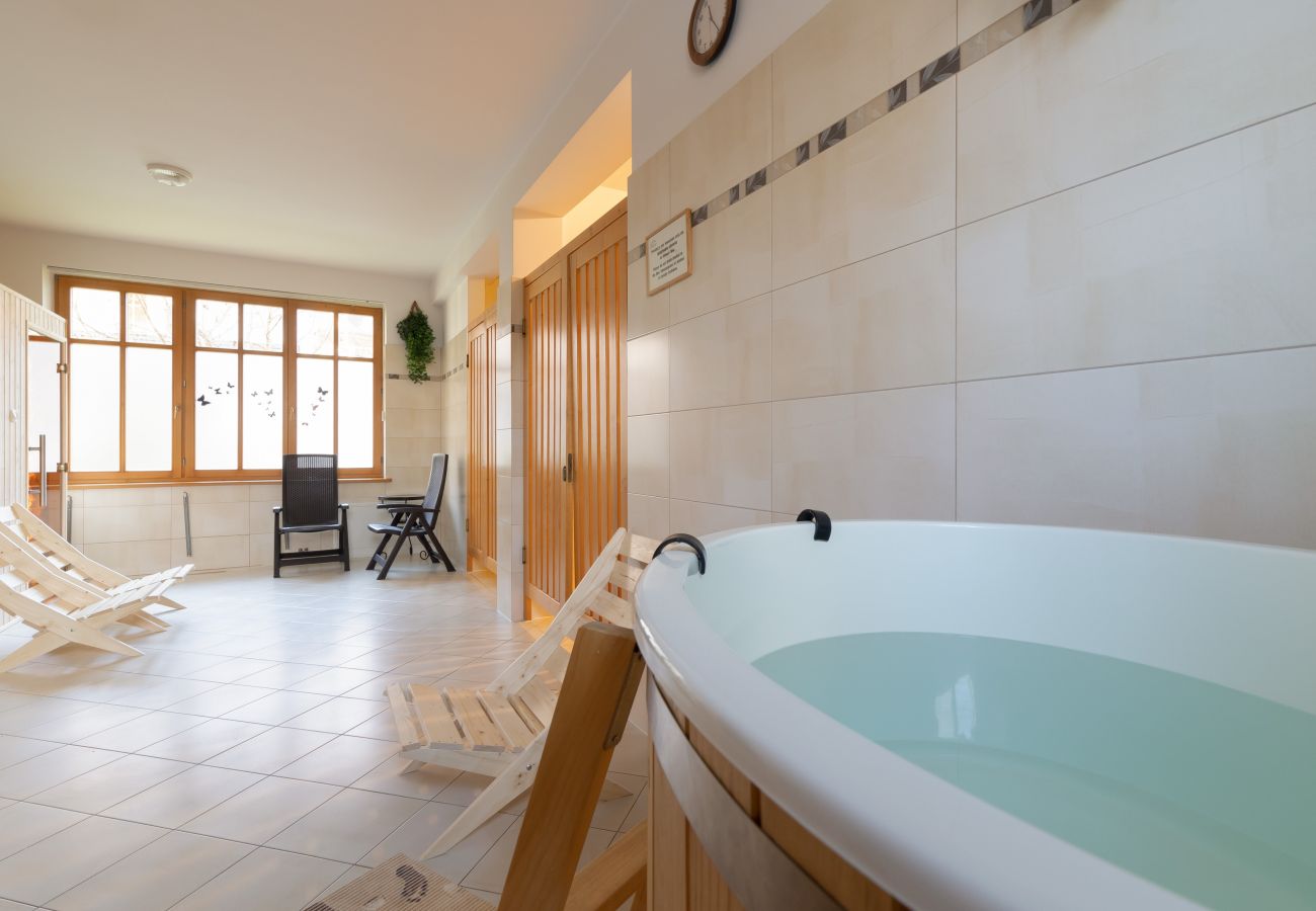 Ferienwohnung in Zakopane - Kaszelewskiego 7D/25 | Wifi, 1 Schlafzimmer, Balkon, Gym & Spa, Zakopane