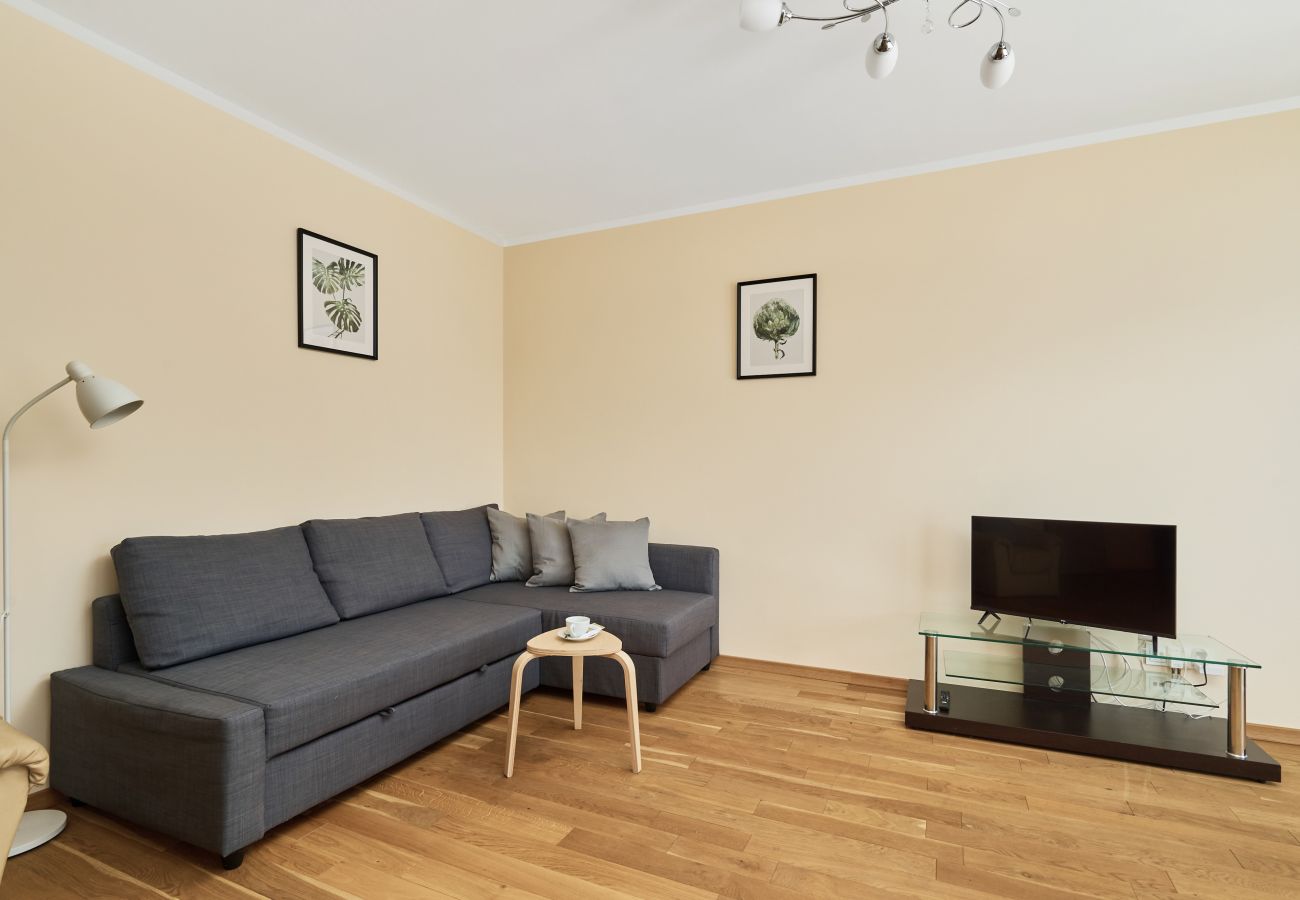 Ferienwohnung in Wrocław - Róży Wiatrów 25/31 | Wifi, Haustierfreundlich, 1 Schlafzimmer, Balkon, Garage, Breslau