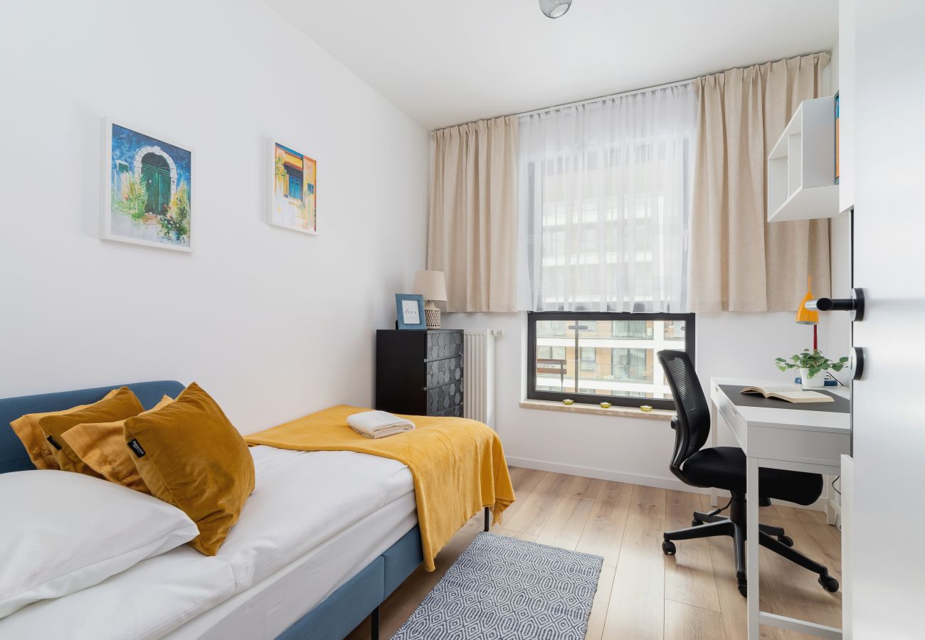 Ferienwohnung in Kraków - Dąbska 22B, Tauron Arena | 2 Schlafzimmer, Balkon, Parkplatz | Krakau