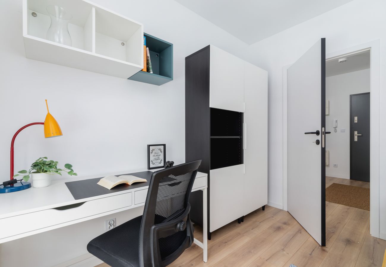 Ferienwohnung in Kraków - Dąbska 22B, Tauron Arena | 2 Schlafzimmer, Balkon, Parkplatz | Krakau