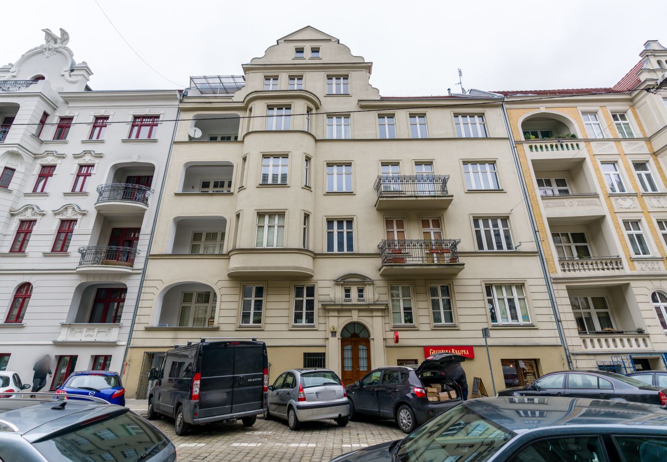 Ferienwohnung in Poznań - Kwiatowa 6 | Wifi, Haustierfreundlich, 1 Schlafzimmer, Balkon, Poznan