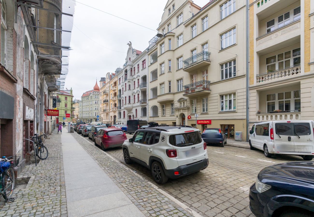 Ferienwohnung in Poznań - Kwiatowa 6 | Wifi, Haustierfreundlich, 1 Schlafzimmer, Balkon, Poznan