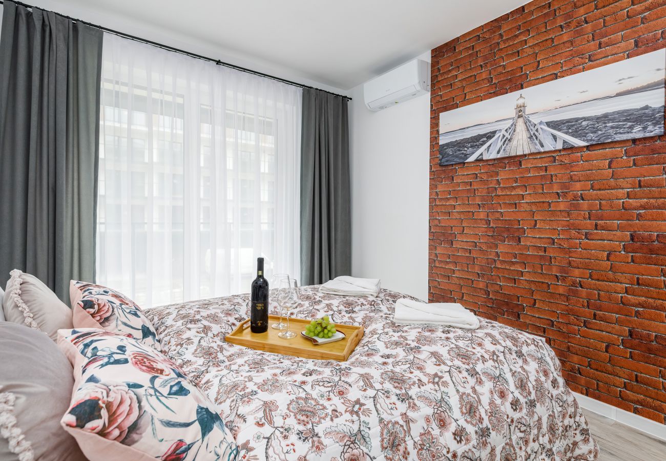 Ferienwohnung in Dziwnów - Spadochroniarzy 8A | Wifi, 1 Schlafzimmer, Balkon, Parkplatz, Schwimmbad & Spa, Dziwnow