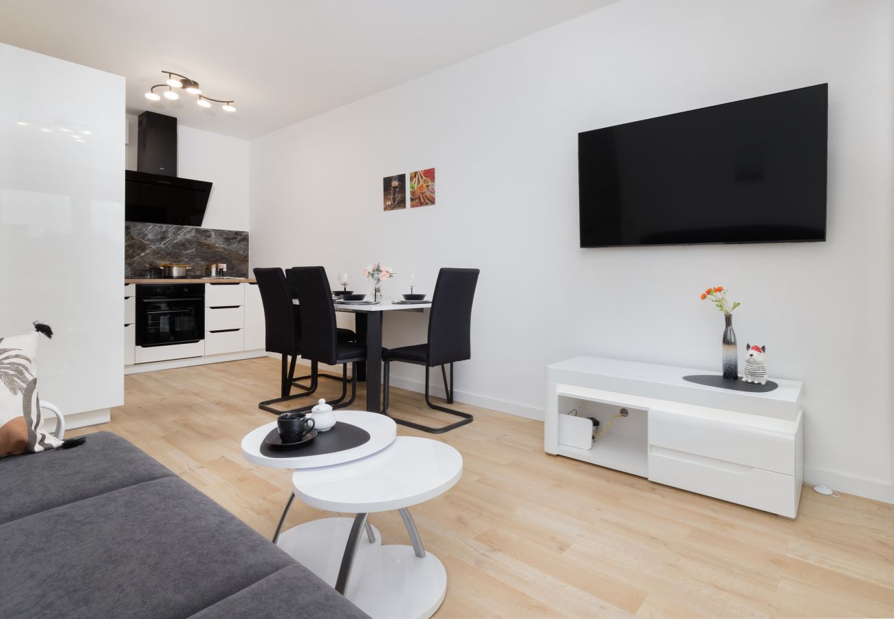 Ferienwohnung in Gdynia - Obrońców Wybrzeża 8 | Wifi, 1 Schlafzimmer, Balkon, Parkplatz, Gdynia