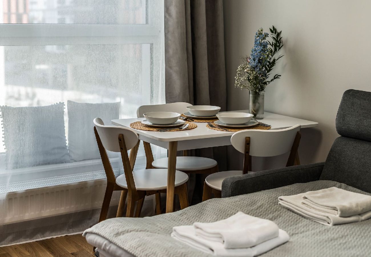 Ferienwohnung in Wrocław - Apartment mit Balkon in der Nähe des Sky Tower