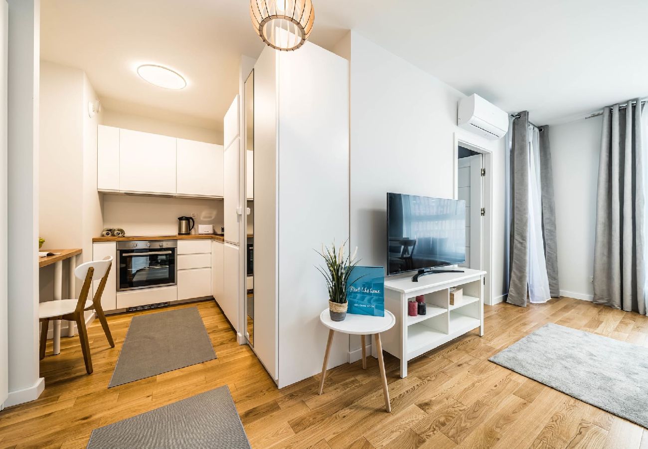 Ferienwohnung in Wrocław - Apartment mit Balkon in der Nähe des Sky Tower