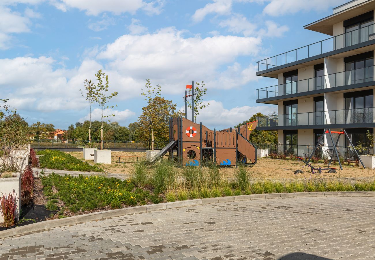 Ferienwohnung in Dziwnów - Spadochroniarzy 4 Dziwnów |  Balkon | Parkplatz