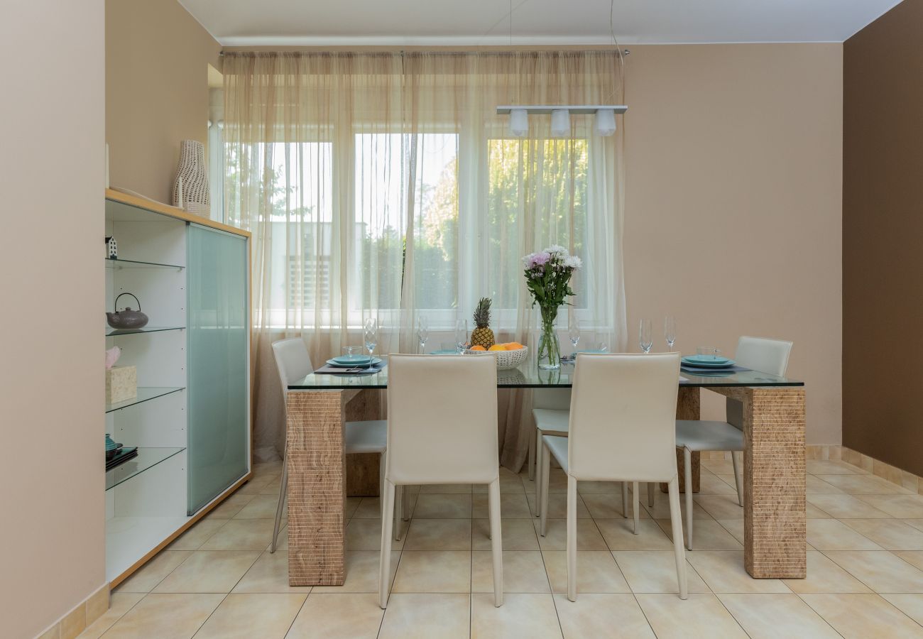 Ferienwohnung in Gdynia - Orlowo Park 14 | 3 Schlafzimmer | Am Strand | Parkplatz | Terrasse | Winter Garden