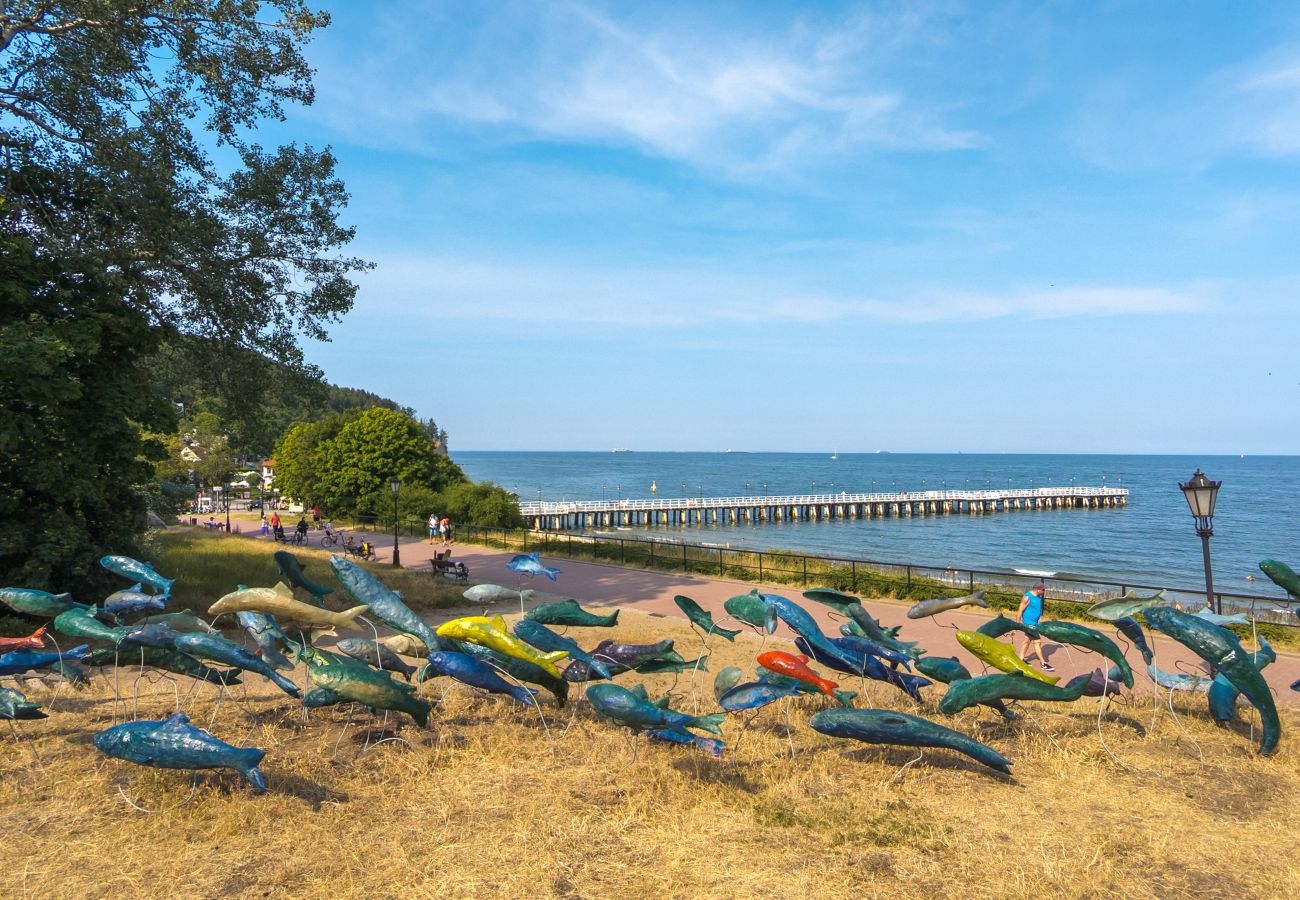 Ferienwohnung in Gdynia - Orlowo Park 14 | 3 Schlafzimmer | Am Strand | Parkplatz | Terrasse | Winter Garden