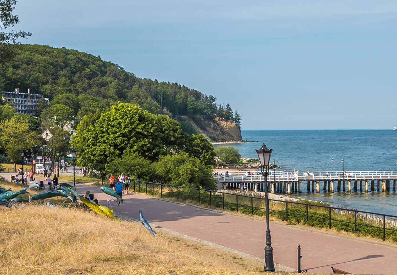 Ferienwohnung in Gdynia - Orlowo Park 14 | 3 Schlafzimmer | Am Strand | Parkplatz | Terrasse | Winter Garden