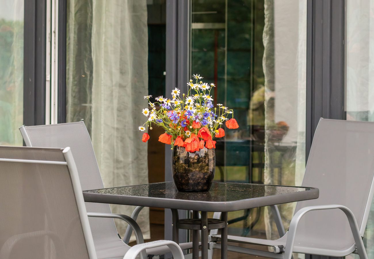 Ferienhaus in Zastań - Geräumiges Haus am Meer Harald  mit Garten, 3 km zum Strand