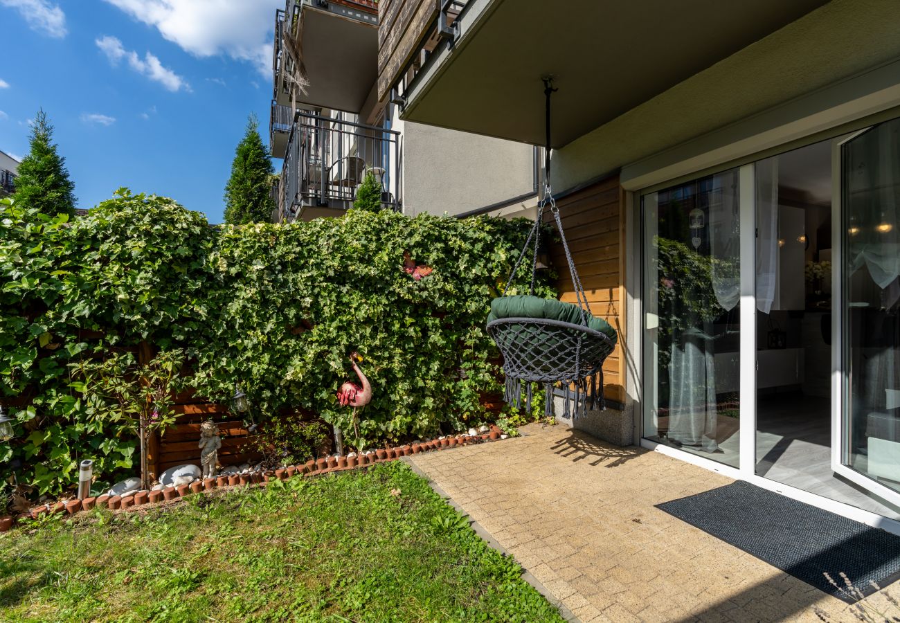 Ferienwohnung in Wrocław - Neue Wohnung Konduktorska mit Garten, Terrasse und Parkplatz