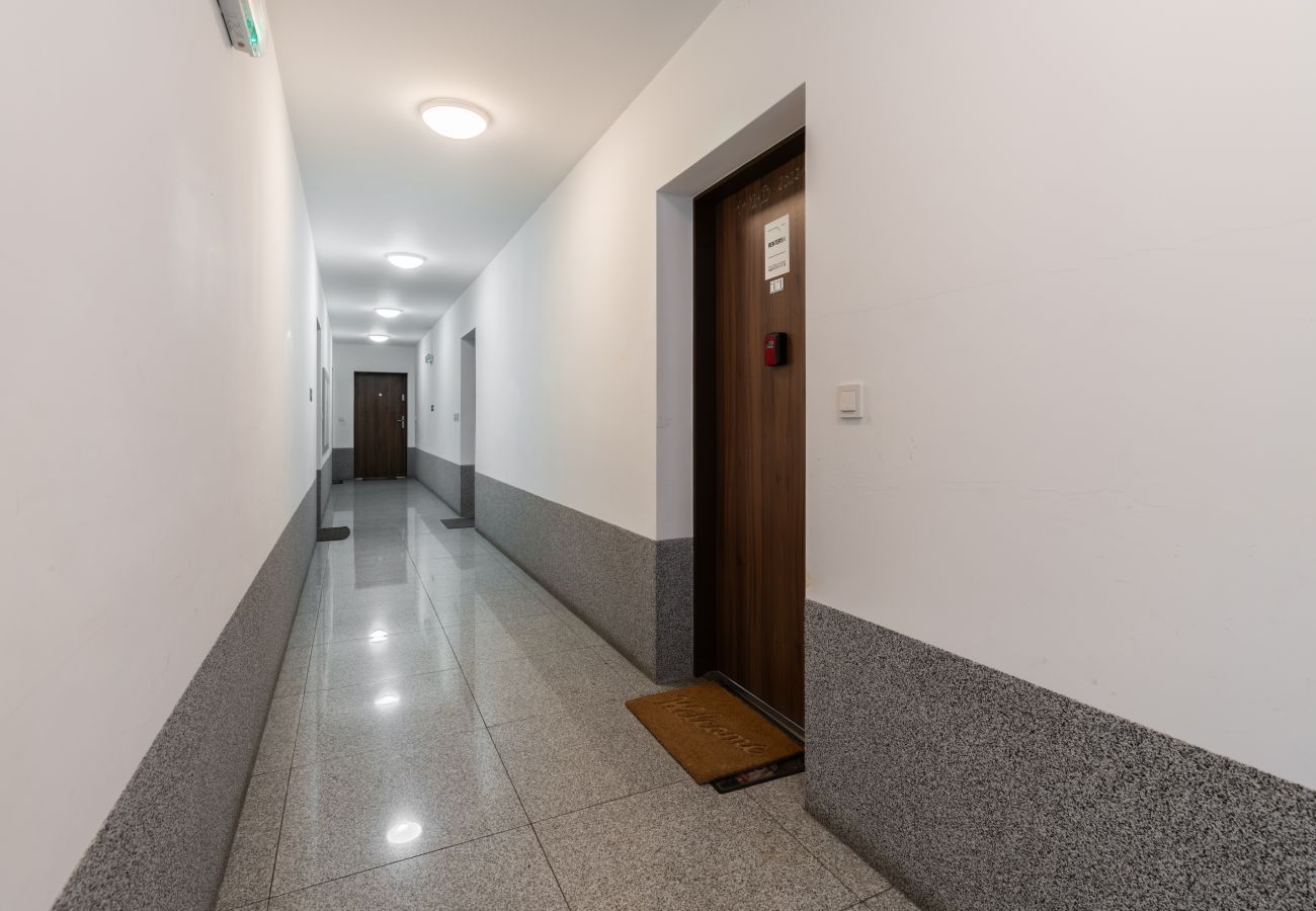 Ferienwohnung in Wrocław - Neue Wohnung Konduktorska mit Garten, Terrasse und Parkplatz