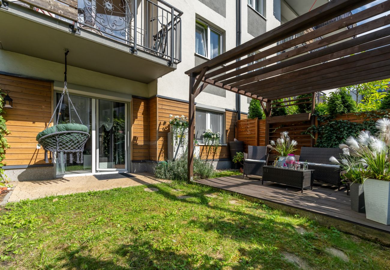 Ferienwohnung in Wrocław - Neue Wohnung Konduktorska mit Garten, Terrasse und Parkplatz