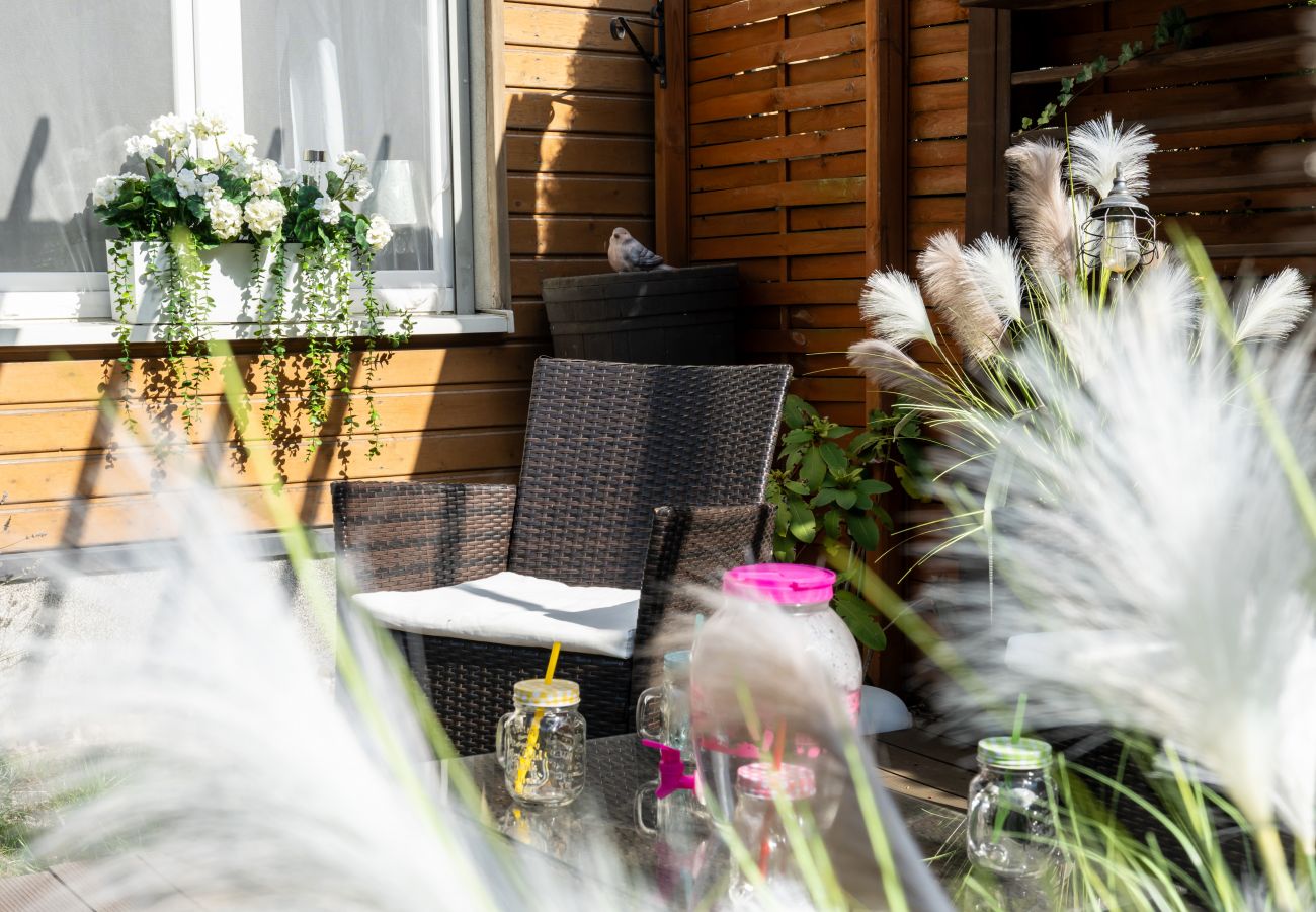 Ferienwohnung in Wrocław - Neue Wohnung Konduktorska mit Garten, Terrasse und Parkplatz