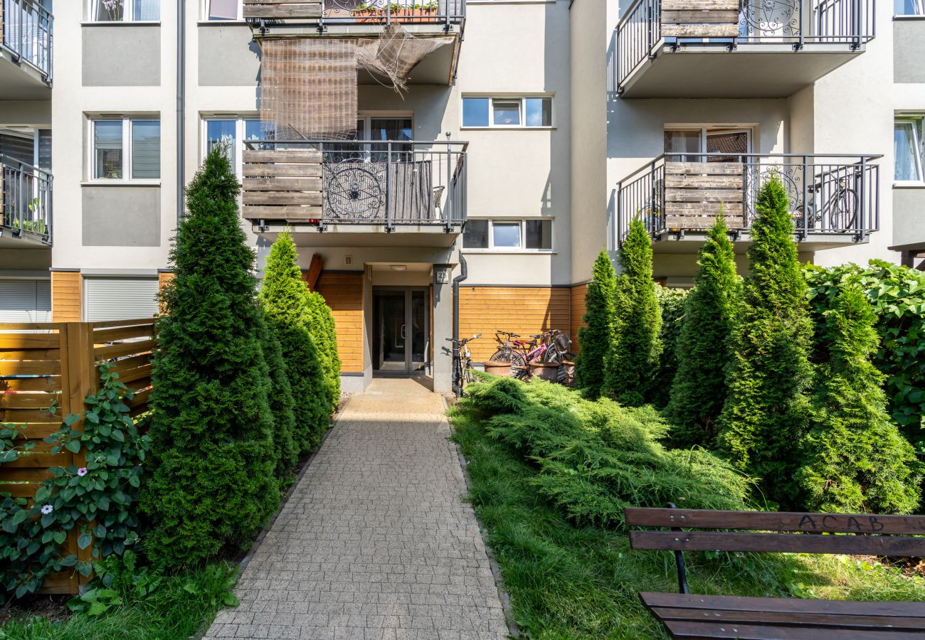 Ferienwohnung in Wrocław - Neue Wohnung Konduktorska mit Garten, Terrasse und Parkplatz