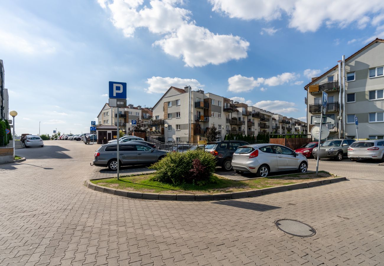 Ferienwohnung in Wrocław - Neue Wohnung Konduktorska mit Garten, Terrasse und Parkplatz