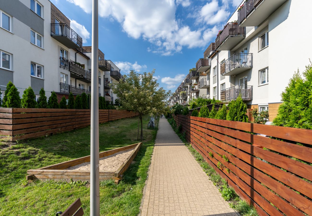 Ferienwohnung in Wrocław - Neue Wohnung Konduktorska mit Garten, Terrasse und Parkplatz