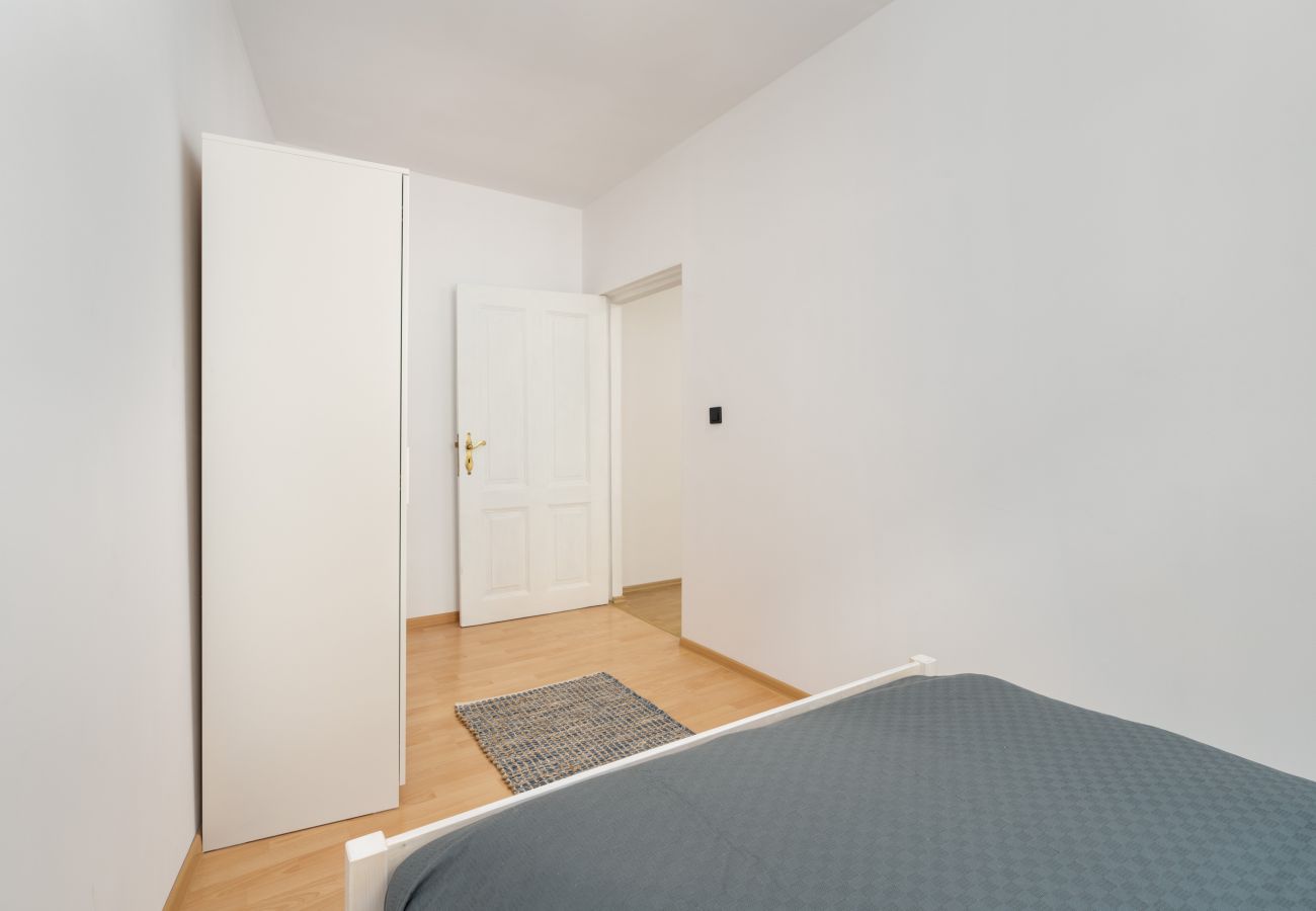 Ferienwohnung in Poznań - Helle Wohnung Garbary in der Nähe von Poznań Marktplatz