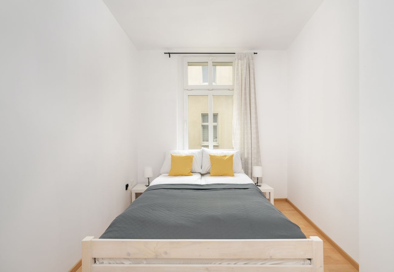 Ferienwohnung in Poznań - Helle Wohnung Garbary in der Nähe von Poznań Marktplatz