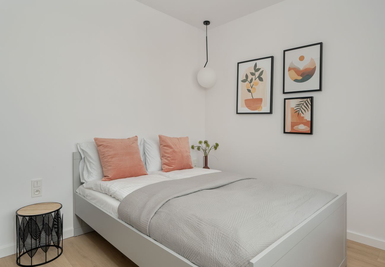 Ferienwohnung in Poznań - Elegantes Apartment für Vier Personen | Ein Schlafzimmer | Parkplatz | Poznan