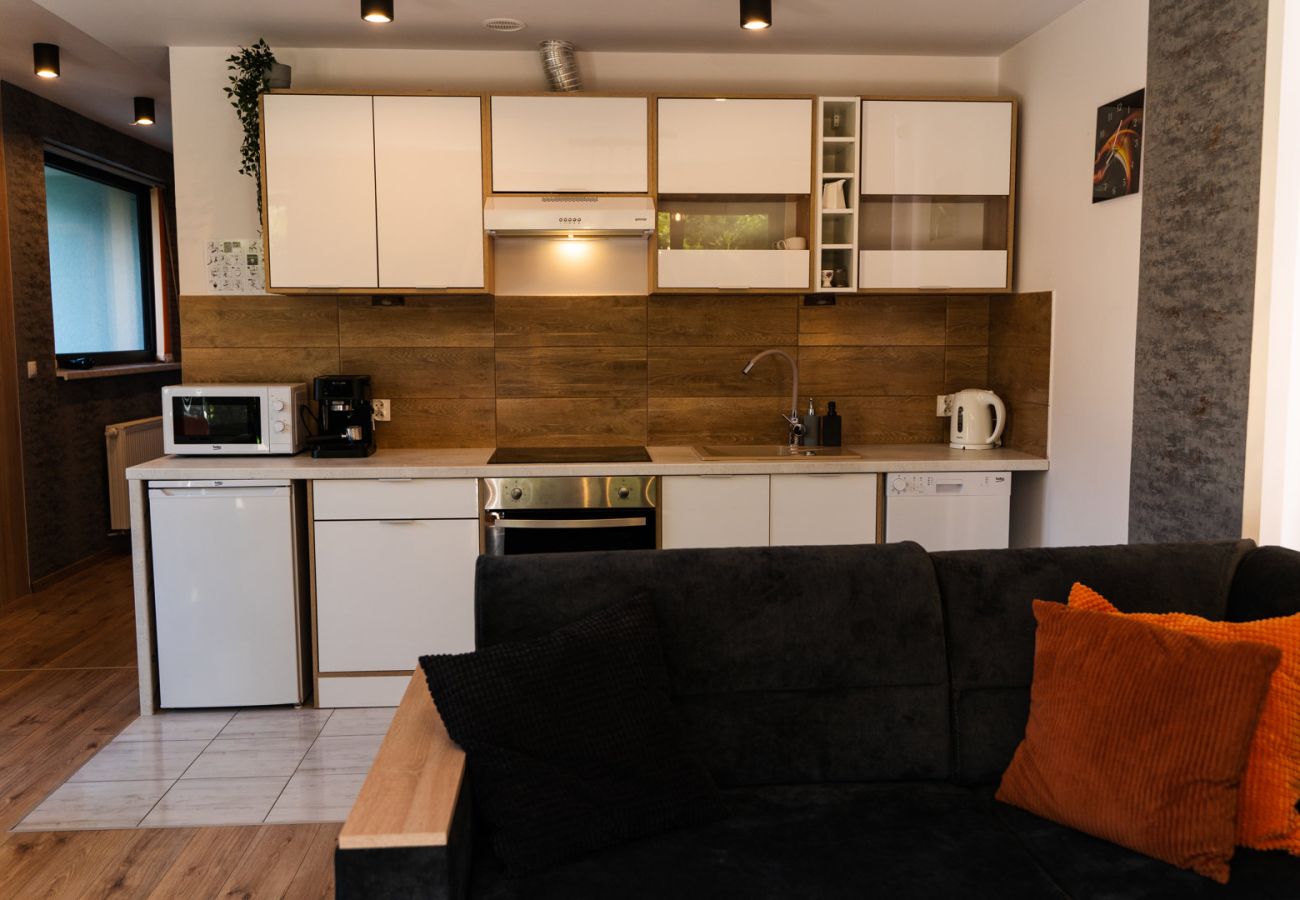 Ferienwohnung in Szczyrk - Plażowa | A/C, Wifi, 1 Schlafzimmer, Terrasse, Parkplatz, Szczyrk