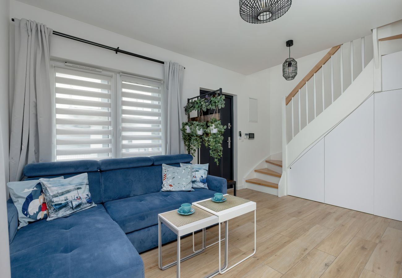 Ferienwohnung in Dziwnówek - Geräumige Wohnung mit Balkon | Garten | Parkplatz | 450 m zum Strand