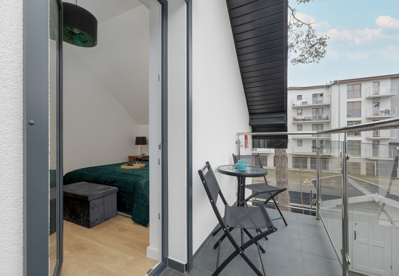 Ferienwohnung in Dziwnówek - Geräumige Wohnung mit Balkon | Garten | Parkplatz | 450 m zum Strand